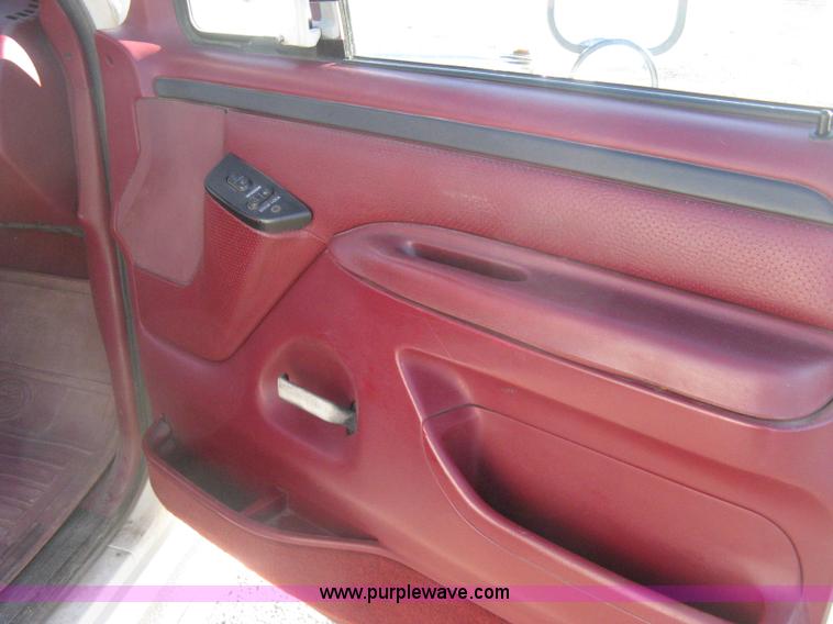 image for item H4491 1996 Ford F350 XLT utility truck