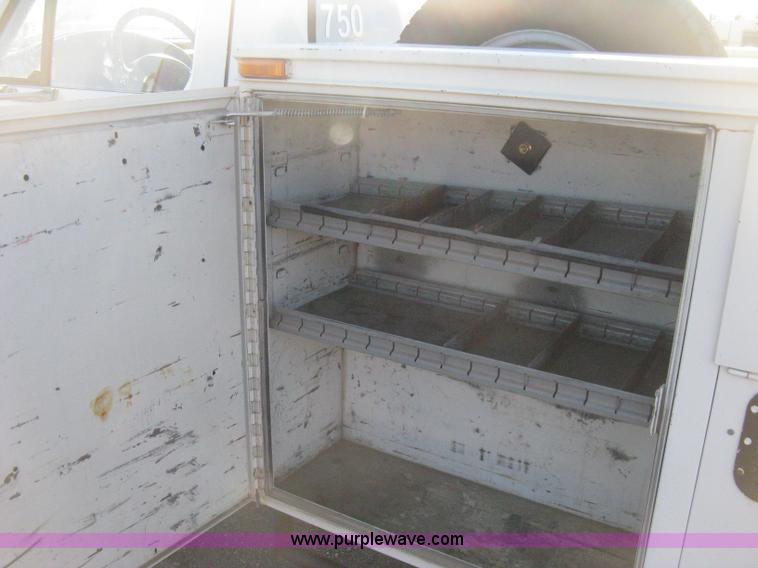 image for item H4491 1996 Ford F350 XLT utility truck