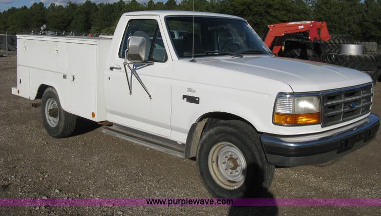 image for item H4492 1997 Ford F350 XLT utility truck