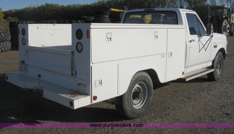 image for item H4492 1997 Ford F350 XLT utility truck