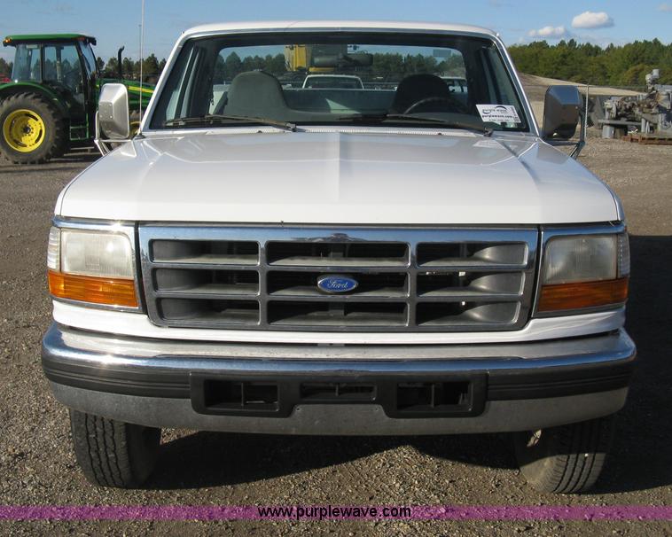 image for item H4492 1997 Ford F350 XLT utility truck