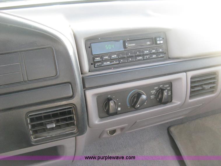 image for item H4492 1997 Ford F350 XLT utility truck