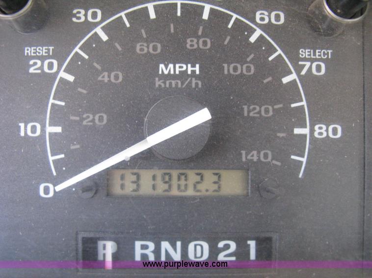 image for item H4492 1997 Ford F350 XLT utility truck