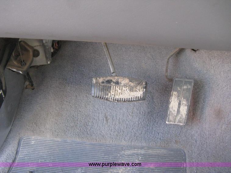 image for item H4492 1997 Ford F350 XLT utility truck