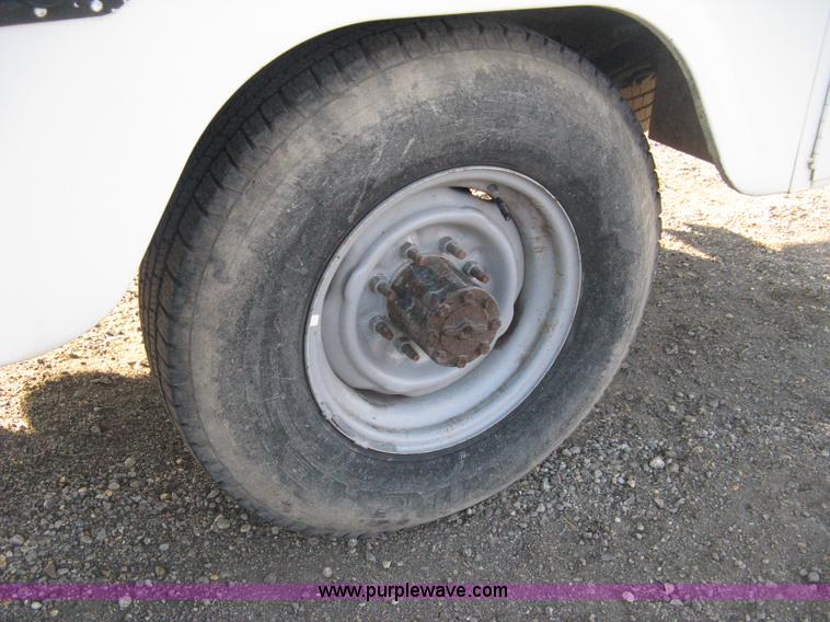 image for item H4492 1997 Ford F350 XLT utility truck