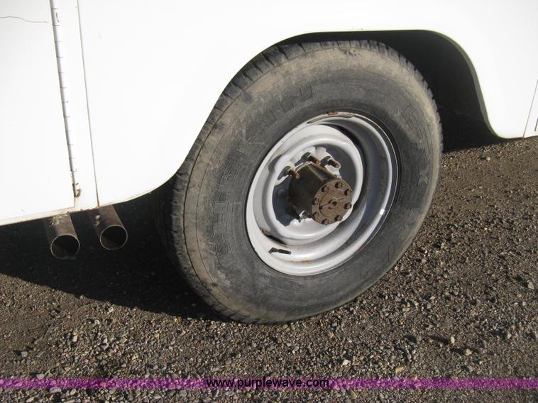 image for item H4492 1997 Ford F350 XLT utility truck