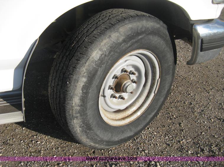 image for item H4492 1997 Ford F350 XLT utility truck