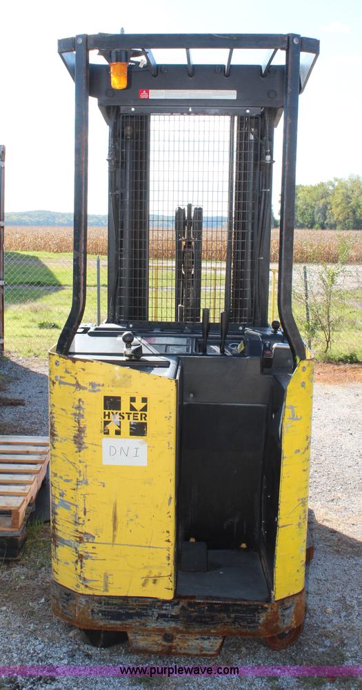 image for item H6818 Hyster 40 electric forklift
