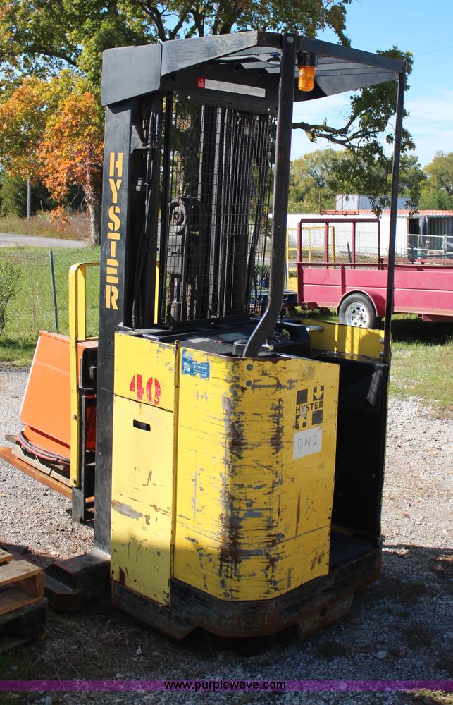 image for item H6818 Hyster 40 electric forklift