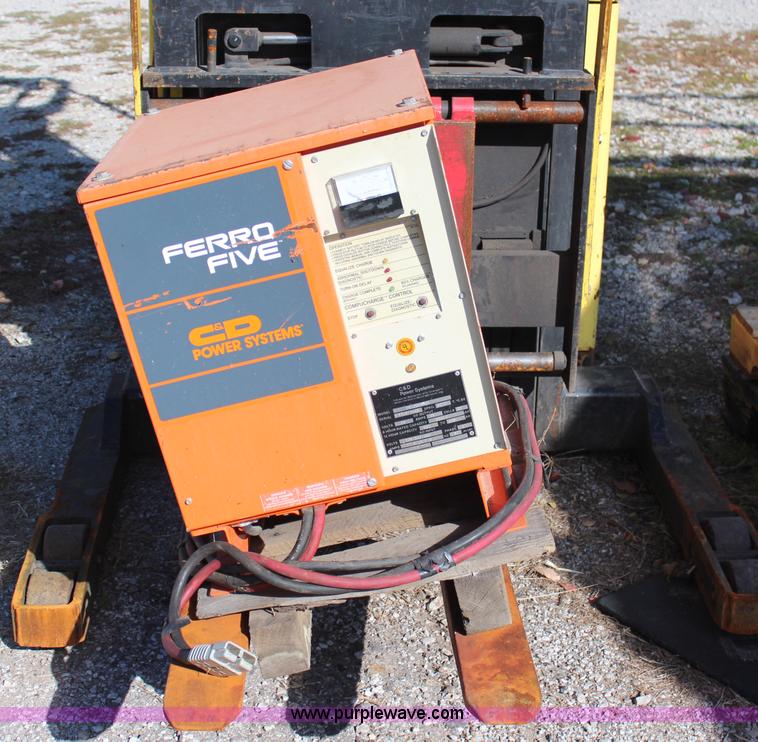 image for item H6818 Hyster 40 electric forklift