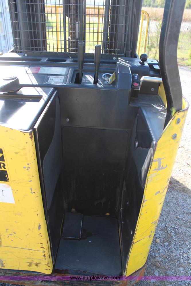 image for item H6818 Hyster 40 electric forklift