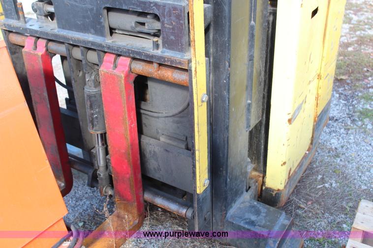 image for item H6818 Hyster 40 electric forklift