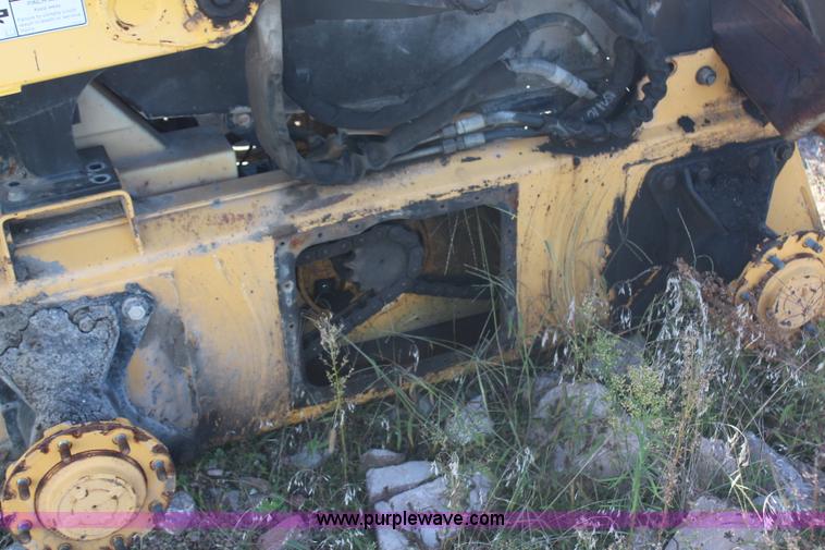 image for item H6819 New Holland LX885 skid steer