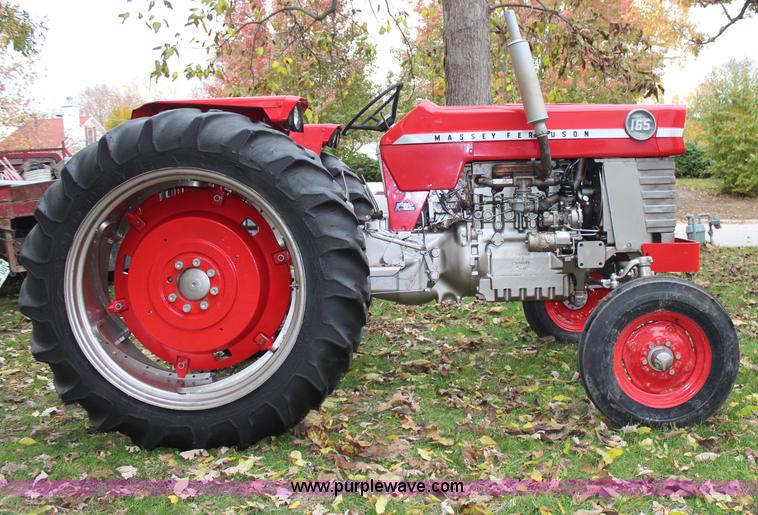 image for item H7948 1970 Massey-Ferguson 165 tractor