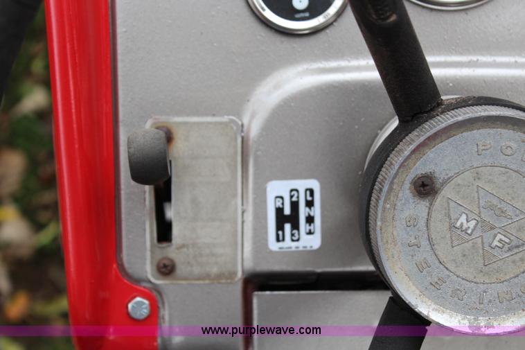 image for item H7948 1970 Massey-Ferguson 165 tractor