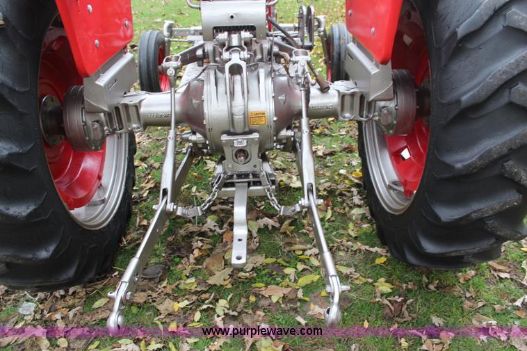image for item H7948 1970 Massey-Ferguson 165 tractor