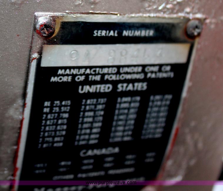 image for item H7948 1970 Massey-Ferguson 165 tractor