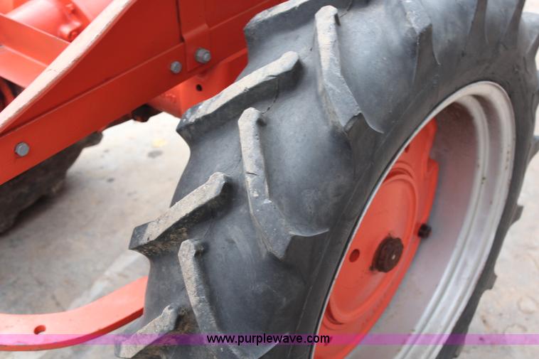 image for item H7950 1940 Allis Chalmers B tractor