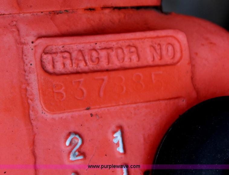 image for item H7950 1940 Allis Chalmers B tractor