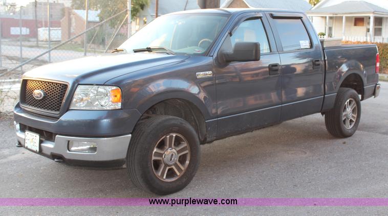 image for item H7952 2005 Ford F150 XLT SuperCrew pickup truck