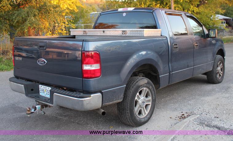 image for item H7952 2005 Ford F150 XLT SuperCrew pickup truck