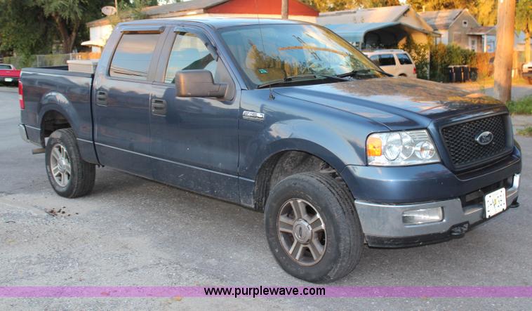 image for item H7952 2005 Ford F150 XLT SuperCrew pickup truck