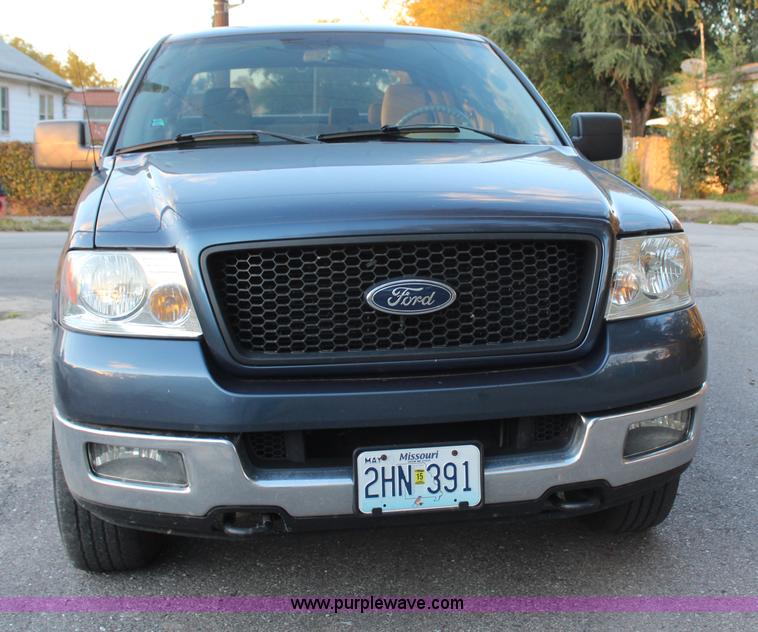 image for item H7952 2005 Ford F150 XLT SuperCrew pickup truck