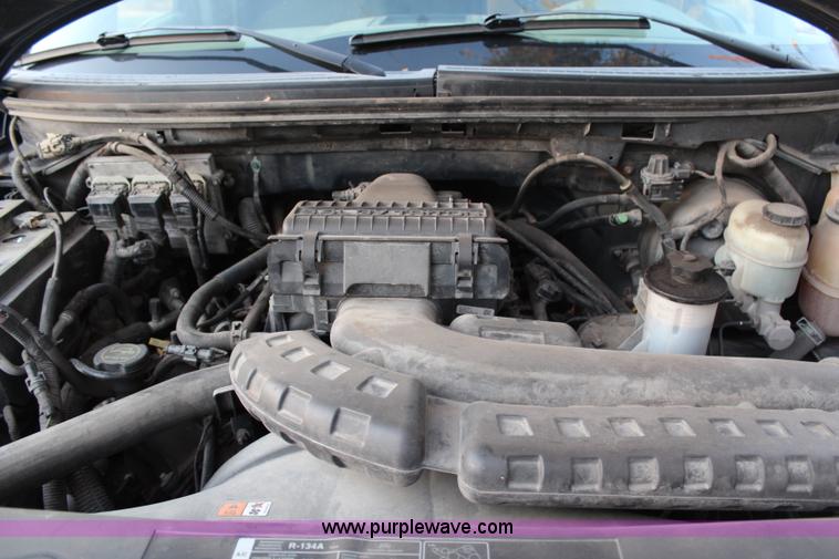 image for item H7952 2005 Ford F150 XLT SuperCrew pickup truck