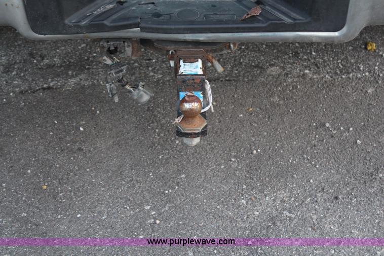 image for item H7952 2005 Ford F150 XLT SuperCrew pickup truck