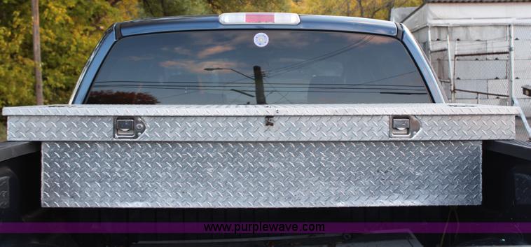 image for item H7952 2005 Ford F150 XLT SuperCrew pickup truck