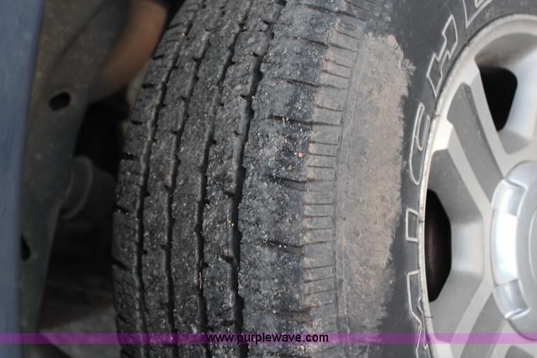 image for item H7952 2005 Ford F150 XLT SuperCrew pickup truck