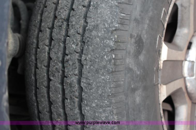 image for item H7952 2005 Ford F150 XLT SuperCrew pickup truck