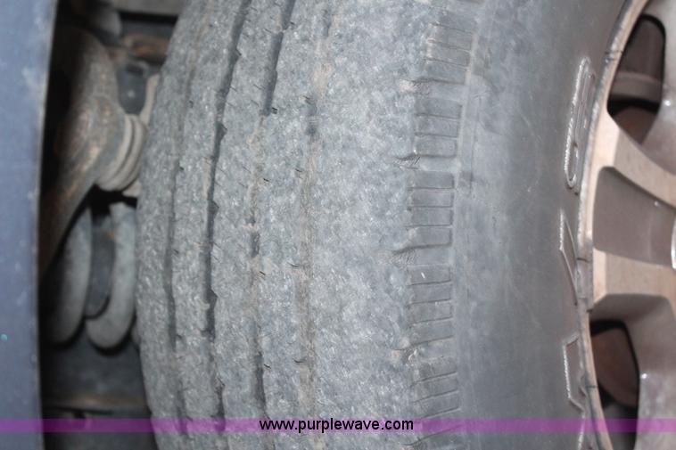 image for item H7952 2005 Ford F150 XLT SuperCrew pickup truck