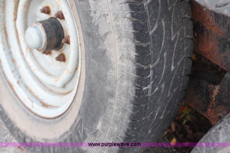 image for item H7953 1985 JFW W2D tandem axle trailer