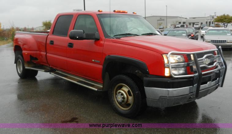 image for item H9574 2003 Chevrolet Silverado 3500 LT Crew Cab pickup truck
