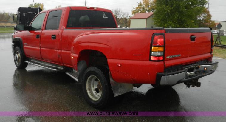 image for item H9574 2003 Chevrolet Silverado 3500 LT Crew Cab pickup truck