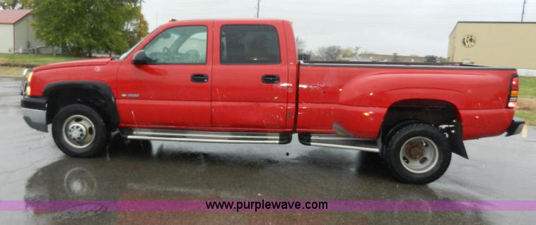 image for item H9574 2003 Chevrolet Silverado 3500 LT Crew Cab pickup truck