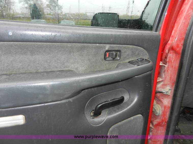 image for item H9574 2003 Chevrolet Silverado 3500 LT Crew Cab pickup truck