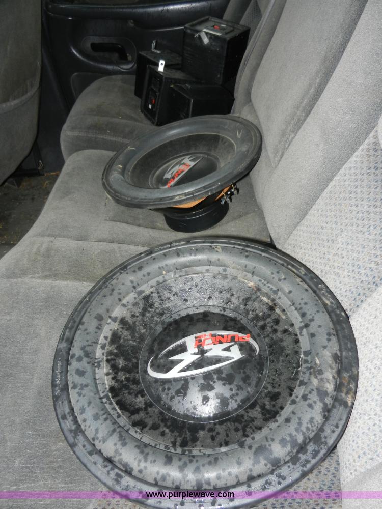 image for item H9574 2003 Chevrolet Silverado 3500 LT Crew Cab pickup truck