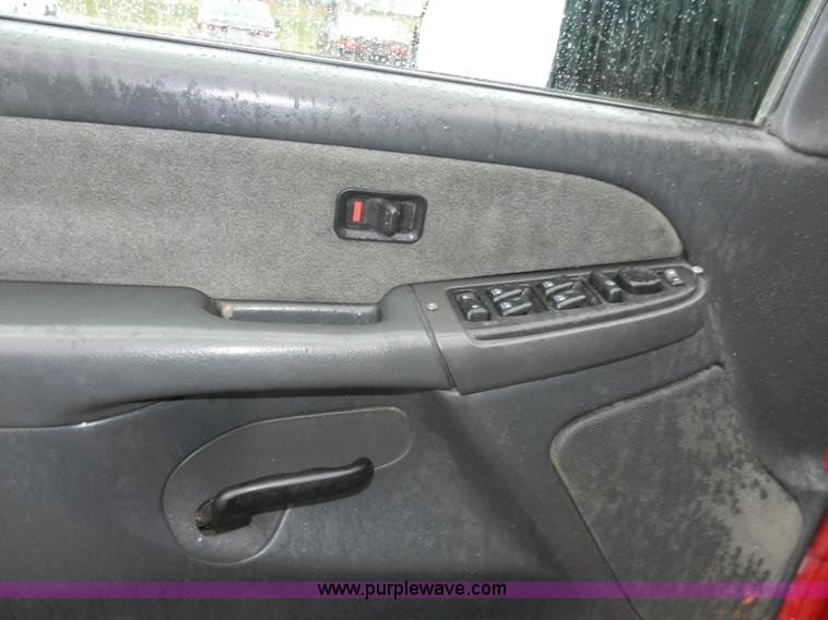 image for item H9574 2003 Chevrolet Silverado 3500 LT Crew Cab pickup truck