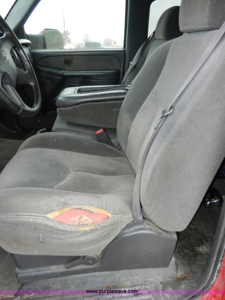 image for item H9574 2003 Chevrolet Silverado 3500 LT Crew Cab pickup truck