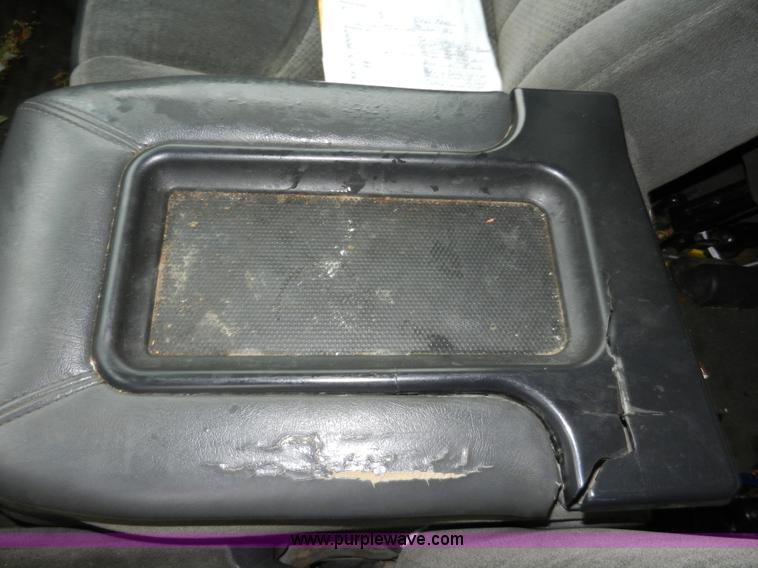 image for item H9574 2003 Chevrolet Silverado 3500 LT Crew Cab pickup truck