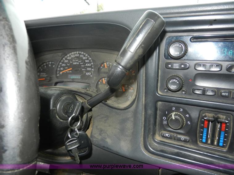 image for item H9574 2003 Chevrolet Silverado 3500 LT Crew Cab pickup truck