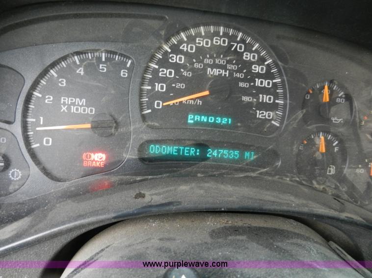 image for item H9574 2003 Chevrolet Silverado 3500 LT Crew Cab pickup truck