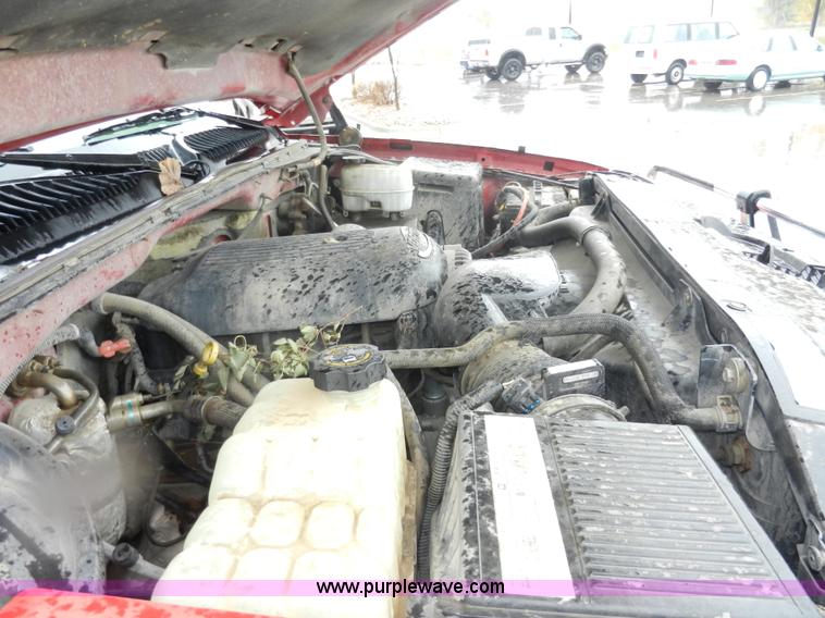 image for item H9574 2003 Chevrolet Silverado 3500 LT Crew Cab pickup truck