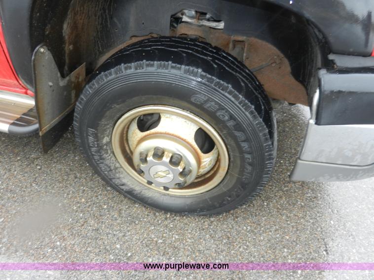 image for item H9574 2003 Chevrolet Silverado 3500 LT Crew Cab pickup truck