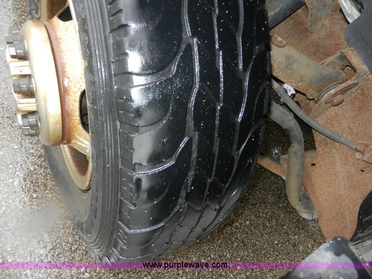 image for item H9574 2003 Chevrolet Silverado 3500 LT Crew Cab pickup truck