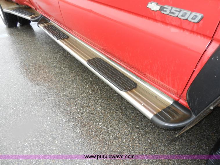 image for item H9574 2003 Chevrolet Silverado 3500 LT Crew Cab pickup truck