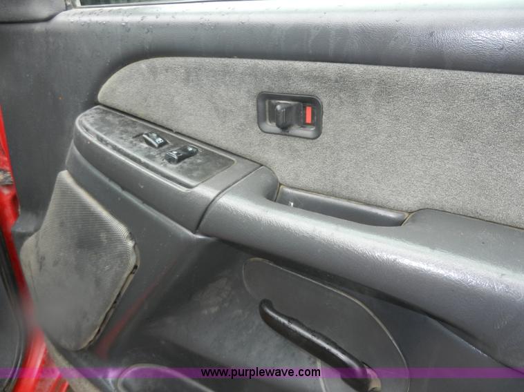 image for item H9574 2003 Chevrolet Silverado 3500 LT Crew Cab pickup truck