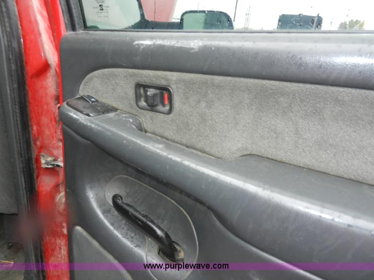 image for item H9574 2003 Chevrolet Silverado 3500 LT Crew Cab pickup truck